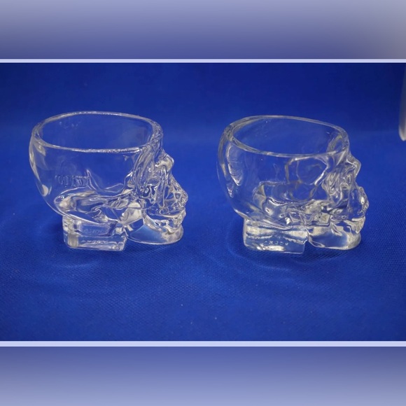 Set of 2 Authentic Crystal Head Vodka Skull Shape Shot Glasses - Picture 2 of 5
